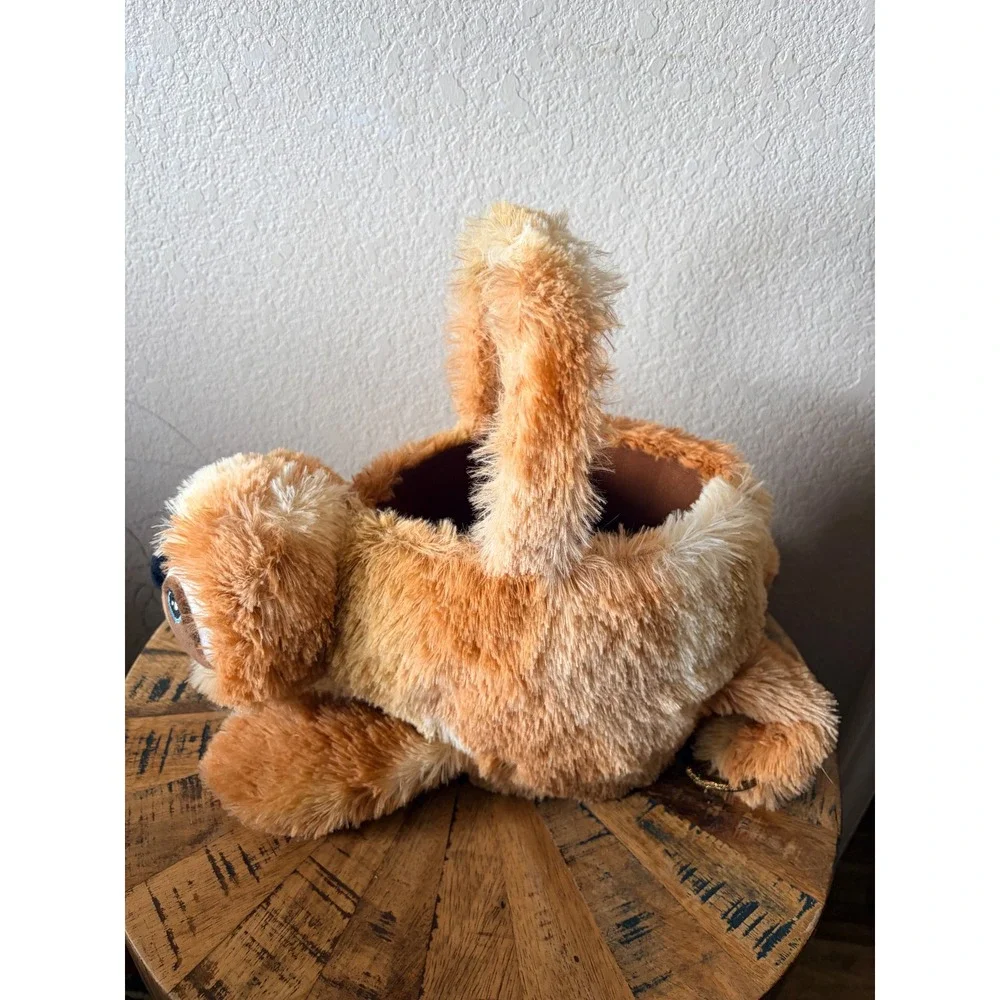 Toms Toy plush sloth
